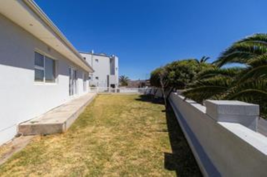 5 Bedroom Property for Sale in Van Riebeeckstrand Western Cape